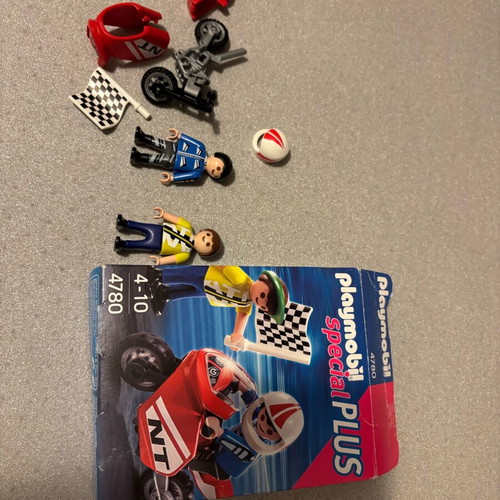 Playmobil 4780 used, missing one hat and windshield