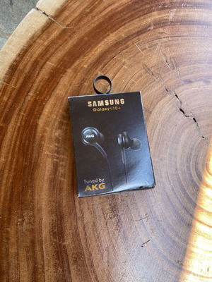 Samsung Galaxy S10+ AKG ακουστικά καινούργια, σφραγισμένα