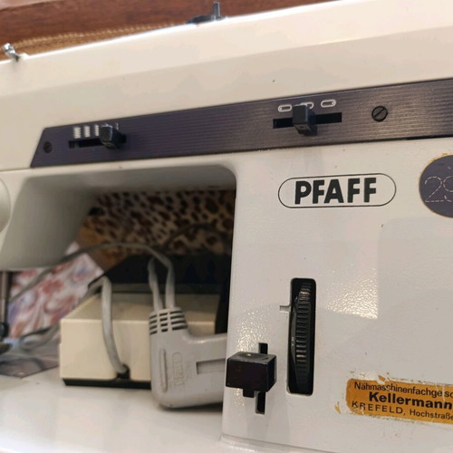 Pfaff 296 sewing machine used, German quality and reliability