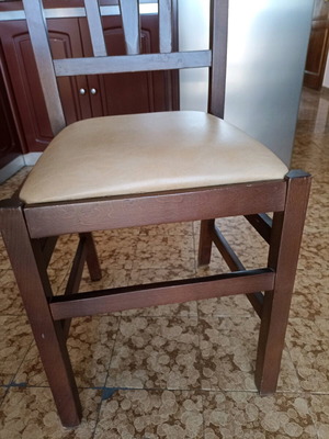 Καρέκλα τραπεζαρίας μεταχειρισμένη, ξύλινη