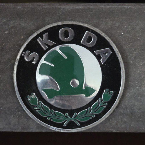 Skoda original emblem like new