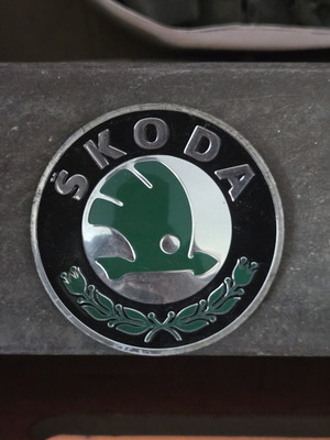 Skoda original emblem σαν καινούργιο