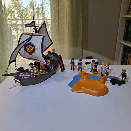 Playmobil 70412 pirate ship like new with extras and missing parts