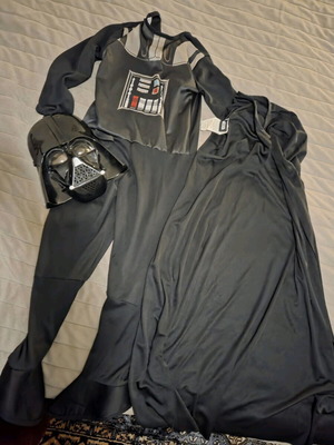 Darth Vader Kids Carnival Costume like new for ages 5-7
