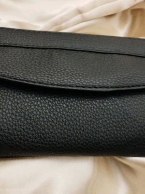 Small wallet bag for hand and shoulder suitable for travel