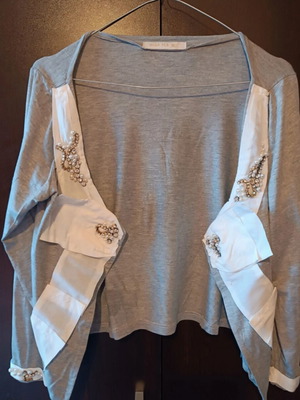 Moda Per Due women's cardigan like new, grey with white details