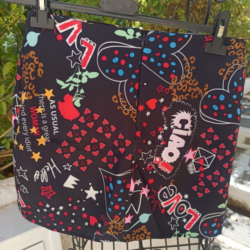 Short skirt size S with colorful patterns new