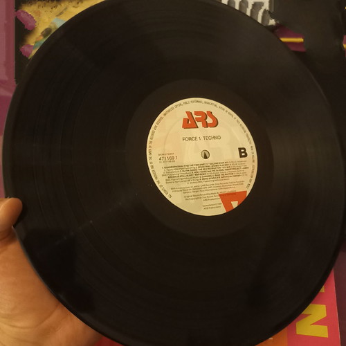 Force 1 TECHNO LP used, electronic