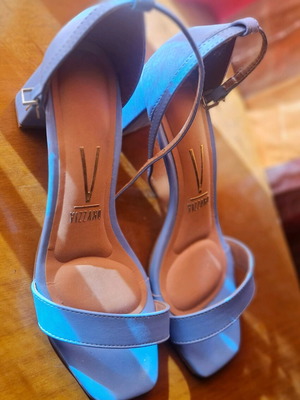 Vizzano blue pumps like new, size 37