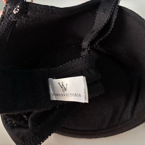 Venus Victoria bra black with pink bows like new