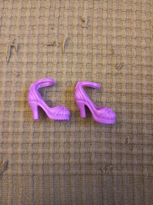 Barbie Fashionistas purple heels