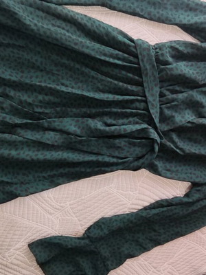Winter short dress like new, medium size, dark green