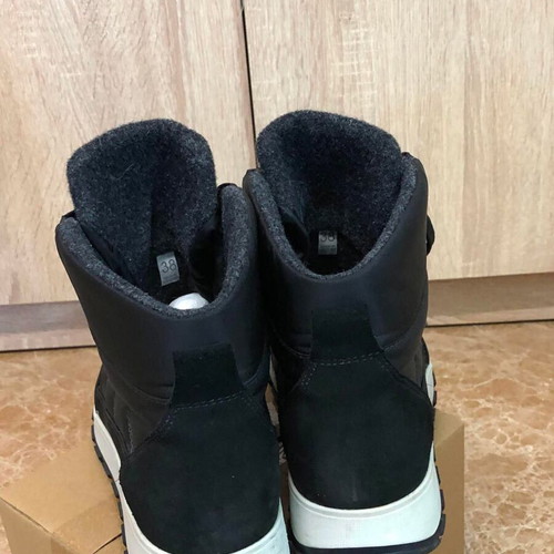 Olang women's snow boots like new, size 38, black and white