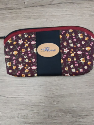 Toiletry bag new, brown
