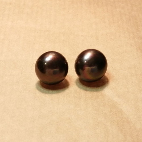 Pearl stud earrings with 925 silver, chocolate color, new