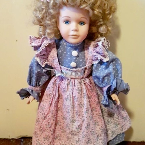 Porcelain collector dolls used, very good condition