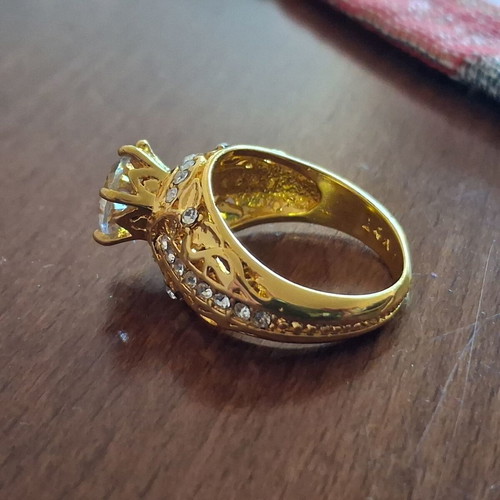 Ring with white topaz and rhodium plating new