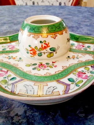 Μελανοδοχείο πορσελάνης με λουλουδένιο σχέδιο