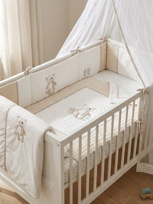 Mothercare baby crib bedding set like new, 4 pieces