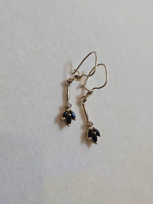 Gold 585 earrings with sapphires