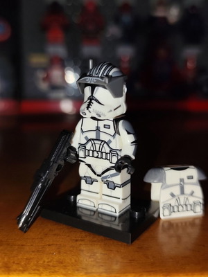 Commander Cody The Bad Batch Lego minifigure with gray armor