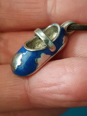 Silver 925 shoe necklace used with blue enamel