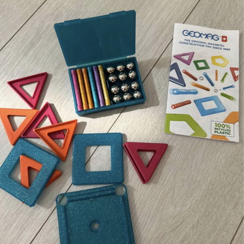 Geomag magnetic construction toy 35 pieces like new, glitter set