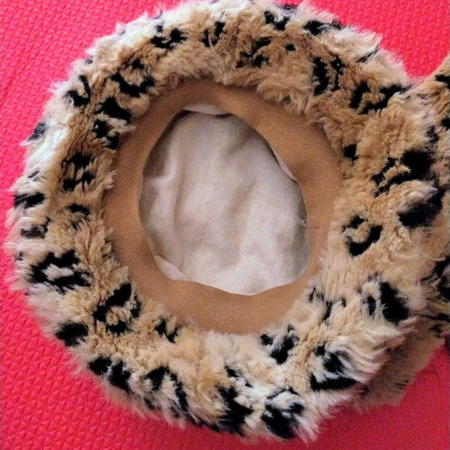 Fur hat and scarf leopard print like new