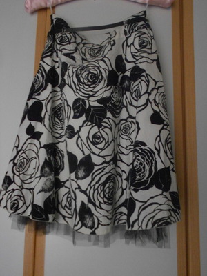 Summer skirt Toi&Moi like new, cotton, black and white floral, size S