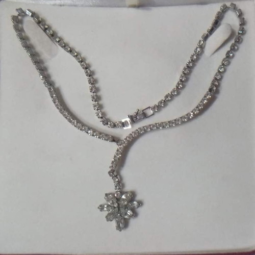 Silver necklace 925° with sparkling crystals like new
