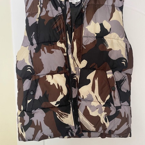 Sleeveless jacket with hood in various colors, like new