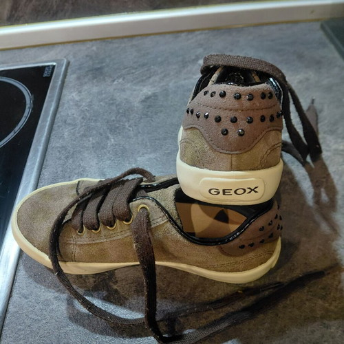 Geox Respira Kilwi kids sneakers size 29 like new, suede