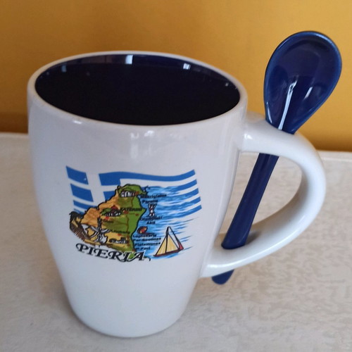 Mug with integrated spoon like new