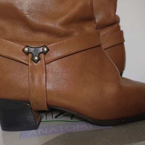 Women's leather boots used, brown, size 40 with low heel