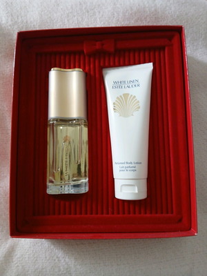 Άρωμα και κρέμα σώματος Estee Lauder White Linen σε συσκευασία δώρου αρχησιμοποιητά