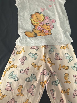 Garfield pajamas girl Benetton like new, gray multicolor
