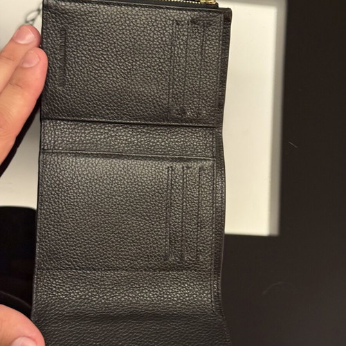 Πορτοφόλι Emporio Armani καινούργιο, δερμάτινο, μαύρο, με κουμπί