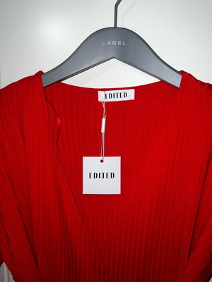 Red wrap dress new, size M