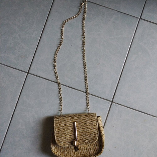 Straw crossbody bag like new, beige and gold