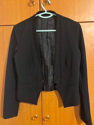 Black short jacket like new