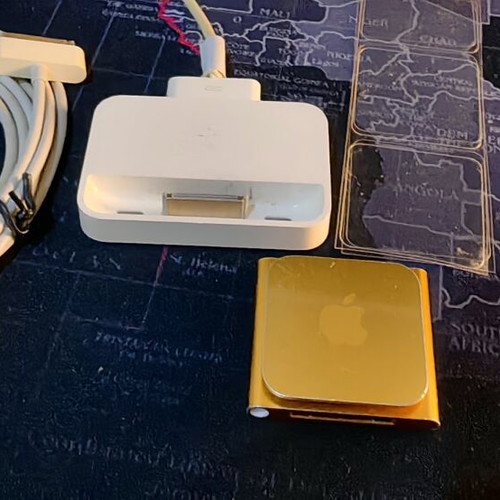 Apple iPod Nano 6th Gen 8GB Gold Like New