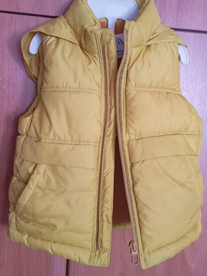Zara baby sleeveless vest like new, size 12-18 months