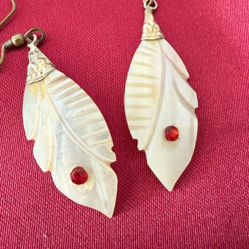 Earrings used without clasp