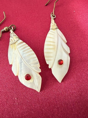 Earrings used without clasp