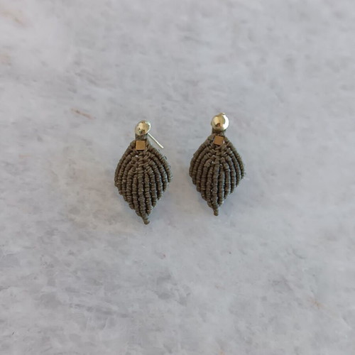 Macrame earrings like new, green