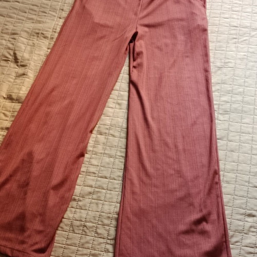 Wide-leg pants like new, chocolate color, size medium with pockets and elastic waist