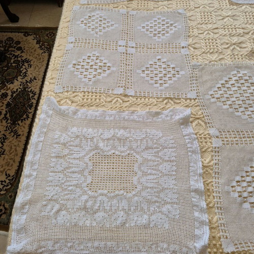 Handmade crochet table linens set of 6, like new, white and other colors