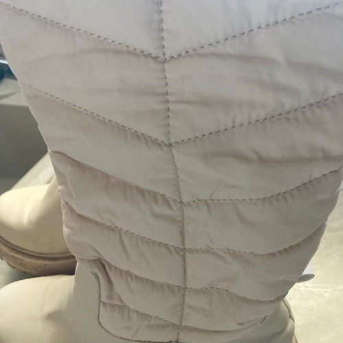 Quilted boot used, size 40, beige, waterproof upper