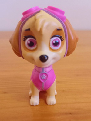 Skye figure from Paw Patrol like new, 5 cm