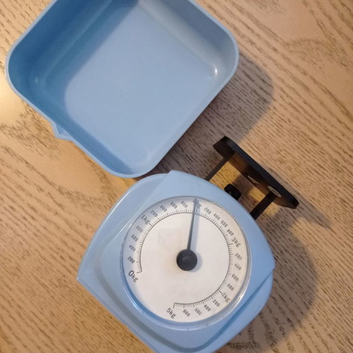 EKG analog kitchen scale used